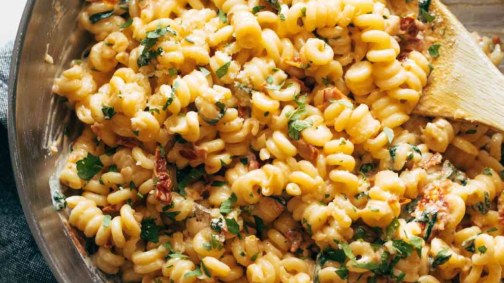 Creamy Garlic Sun-Dried Tomato Pasta Recipe