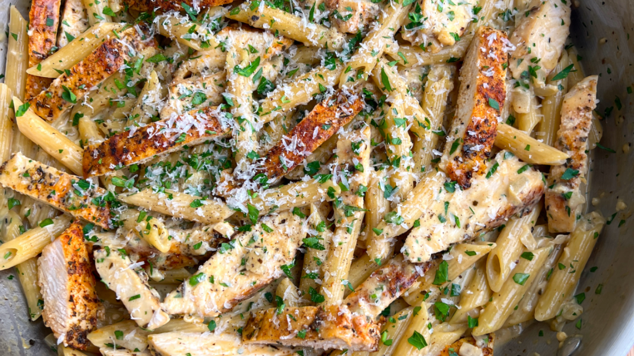 Easy Garlic Parmesan Chicken Pasta Recipe - Emma's Home Guide