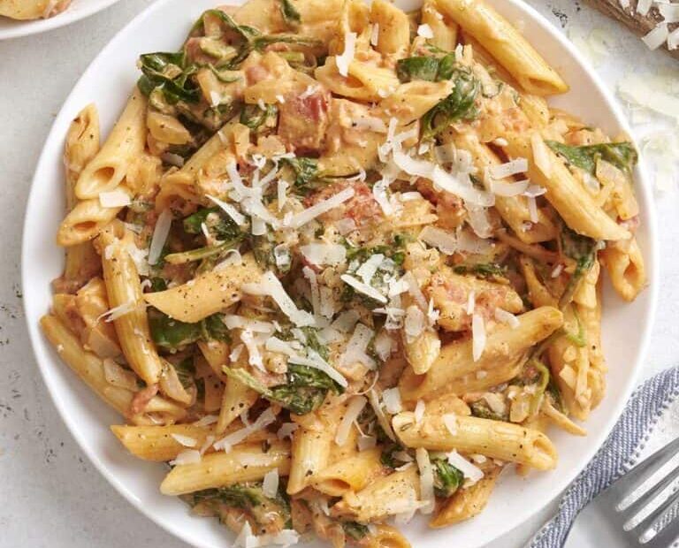 Creamy Tomato and Spinach Pasta Recipe