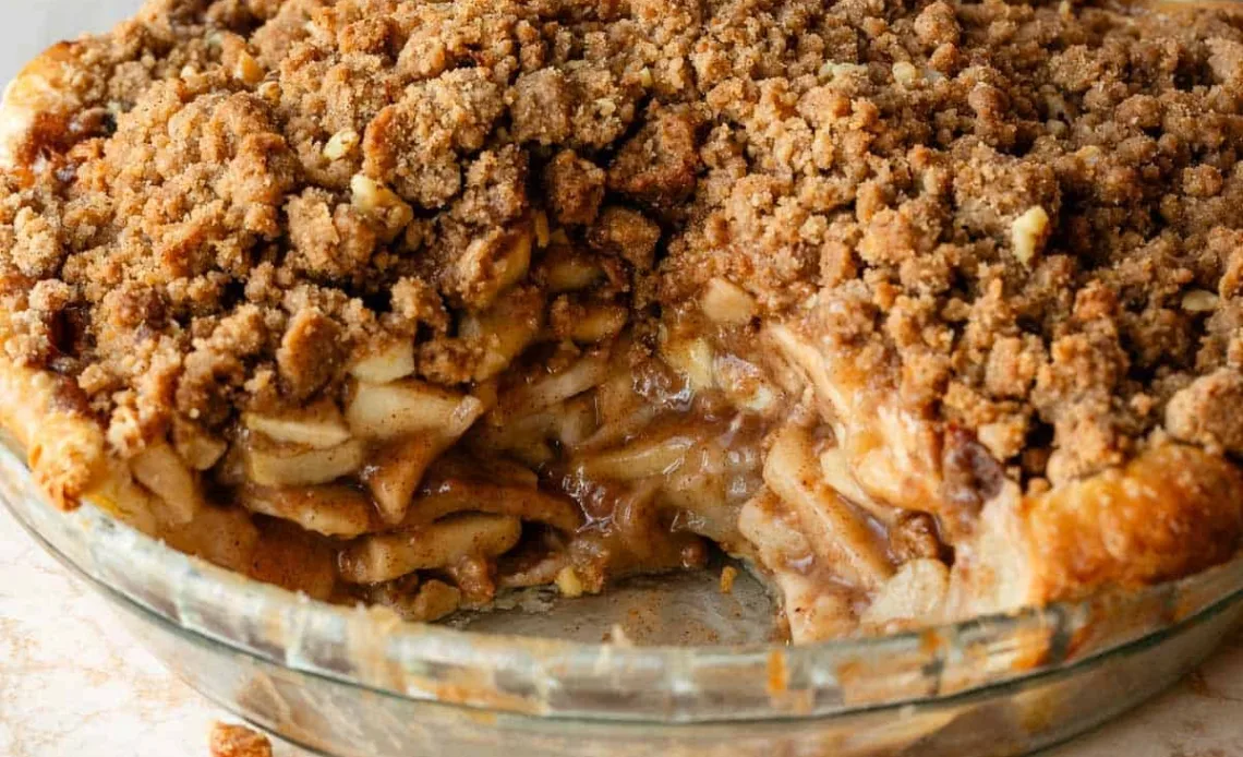 Apple Crumble Pie