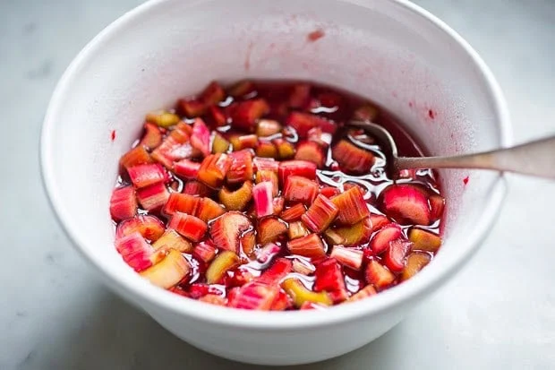 Cover the bowl and place it in the refrigerator, allowing it to rest for several days while stirring occasionally so the sugar fully dissolves and draws out the liquid.